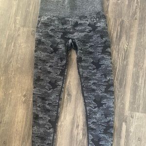 Black and gray Camo gymshark leggings size medium